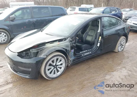 2021 Tesla Model 3 Long Range Dual Motor All-Wheel Drive z USA, uszkodzony, nr VIN 5YJ3E1EB5MF044548